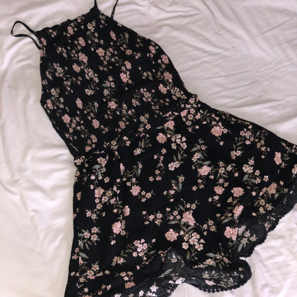 American Eagle flowy romper